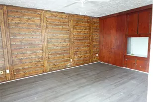 8022 Woodlyn Rd, Houston, TX 77028 - Photo 2