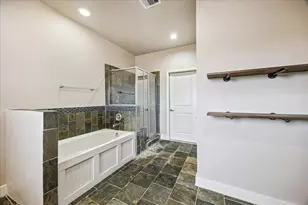 1902 Fletcher St, Houston, TX 77009 - Photo 24