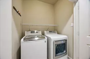 1902 Fletcher St, Houston, TX 77009 - Photo 28