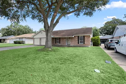2909 Livingston Drive, Pearland, TX 77584 - Photo 2