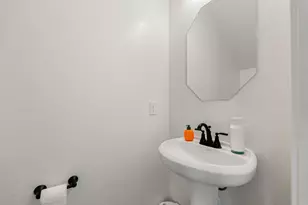 363 Selah Ct, Alvin, TX 77511 - Photo 14