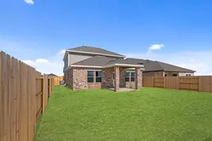 2010 Starlight St, Angleton, TX 77515 - Photo 24