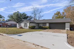1775 Cypress Ln, Canton, TX 75103 - Photo 2