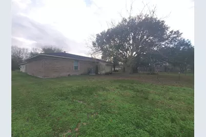1233 Caldwell Road, Angleton, TX 77515 - Photo 8