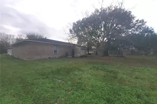 1233 Caldwell Rd, Angleton, TX 77515 - Photo 8