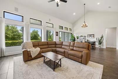 10102 S Goshawk Trail, Conroe, TX 77385 - Photo 6