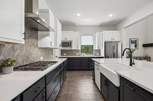 10102 S Goshawk Trl, Conroe, TX 77385 - Photo 4