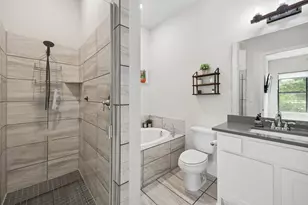 10102 S Goshawk Trl, Conroe, TX 77385 - Photo 12