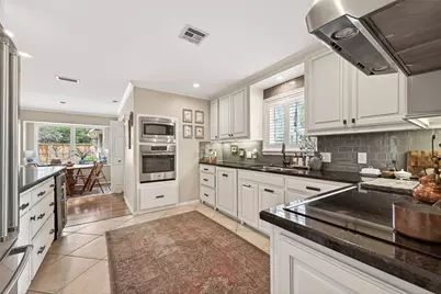 10122 Pine Forest Road, Houston, TX 77042 - Photo 12