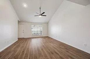 1860 White Oak Dr, Houston, TX 77009 - Photo 2