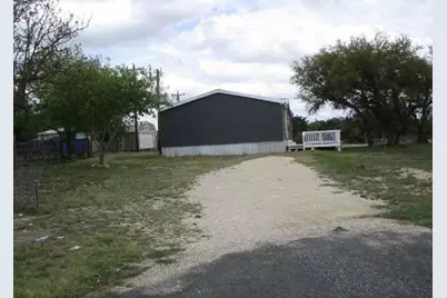 105 Oak Ridge Drive, Center Point, TX 78010 - Photo 4