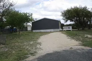 105 Oak Ridge Dr, Center Point, TX 78010 - Photo 4