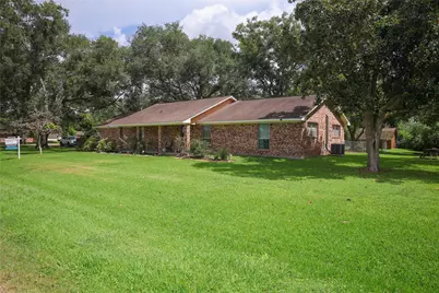 318 Peach Point, Jones Creek, TX 77541 - Photo 2