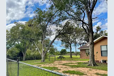 318 Peach Point, Jones Creek, TX 77541 - Photo 26