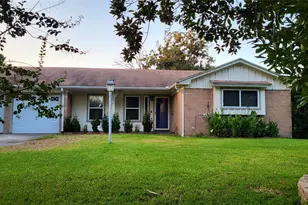 9646 Meadowland Dr, Houston, TX 77063 - Photo 2