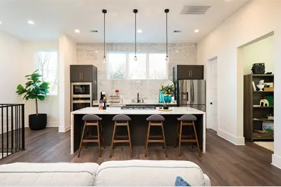 917 Thompson Street, Houston, TX 77007 - Photo 1