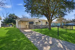 1604 Kipling St, Liberty, TX 77575 - Photo 2