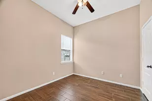 16007 Hidden Manor Dr, Houston, TX 77049 - Photo 34