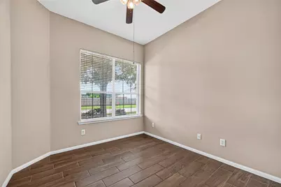 16007 Hidden Manor Drive, Houston, TX 77049 - Photo 32