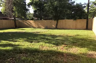 5622 Southbrook Dr, Houston, TX 77033 - Photo 10