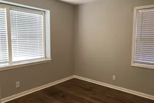 5622 Southbrook Dr, Houston, TX 77033 - Photo 6