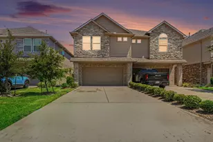520 N 6th St, La Porte, TX 77571 - Photo 1