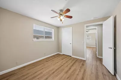 218 N Ormsby Street, Alvin, TX 77511 - Photo 8