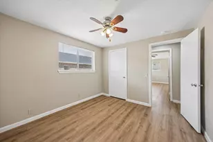 218 N Ormsby St, Alvin, TX 77511 - Photo 8