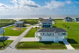 821 Casa Dr, Crystal Beach, TX 77650 - Photo 1