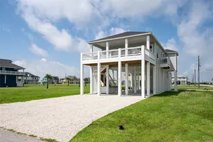 821 Casa Dr, Crystal Beach, TX 77650 - Photo 6
