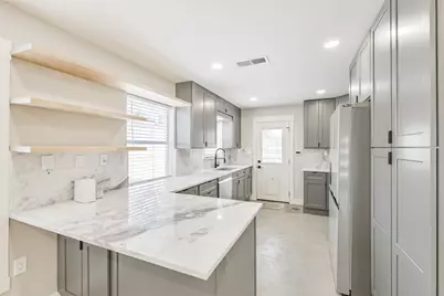 6205 S Rice Avenue, Bellaire, TX 77401 - Photo 2