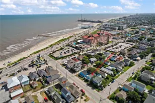 1805 19th St, Galveston, TX 77550 - Photo 4