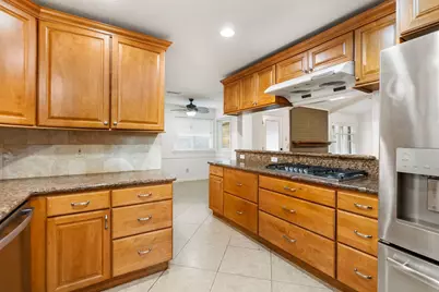 5642 Dumfries Drive, Houston, TX 77096 - Photo 10