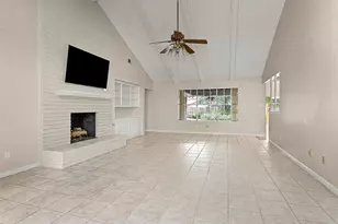 109 Timberside Dr, Conroe, TX 77304 - Photo 10