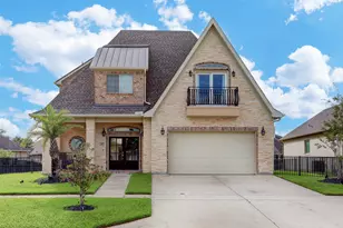 327 Twin Timbers Ln, Kemah, TX 77565 - Photo 1