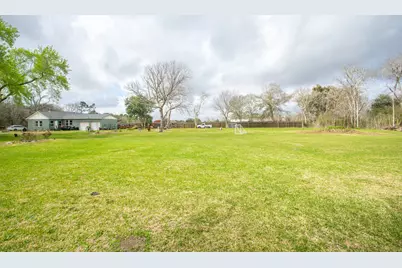2930 W Shane Street, Alvin, TX 77511 - Photo 18
