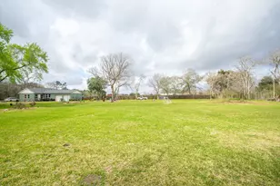 2930 W Shane St, Alvin, TX 77511 - Photo 18