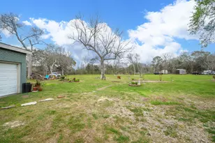 2930 W Shane St, Alvin, TX 77511 - Photo 4