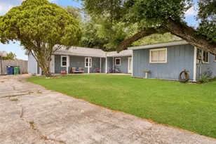 2703 Duncan Dr, Oyster Creek, TX 77541 - Photo 1