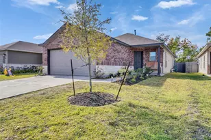 10643 Red Orchid Dr, Houston, TX 77016 - Photo 2