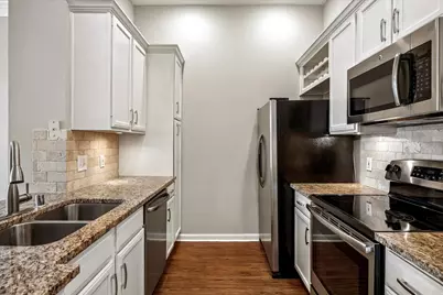 5353 Memorial Drive #2075, Houston, TX 77007 - Photo 2