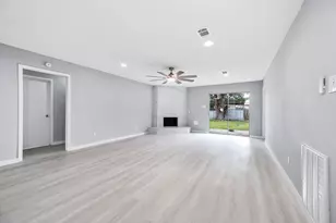 3610 Brier Gardens Dr, Houston, TX 77082 - Photo 10