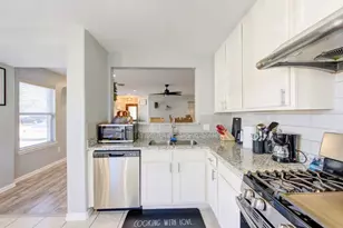 13131 Dawn Hollow Ln, Houston, TX 77072 - Photo 24