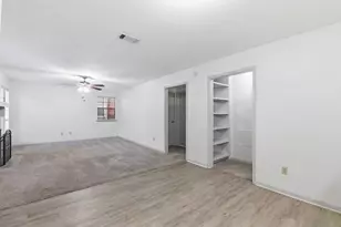 2402 Sycamore Ave, Huntsville, TX 77340 - Photo 14