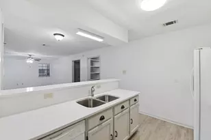 2402 Sycamore Ave, Huntsville, TX 77340 - Photo 10
