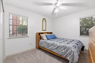 2402 Sycamore Ave, Huntsville, TX 77340 - Photo 20