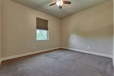 18 Shire Glen Place, The Woodlands, TX 77354 - Photo 32