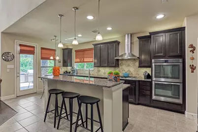 18 Shire Glen Place, The Woodlands, TX 77354 - Photo 10