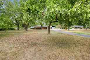 1706 W Frank St, Grand Saline, TX 75140 - Photo 4