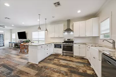 4424 Country Club Drive, Dickinson, TX 77539 - Photo 6